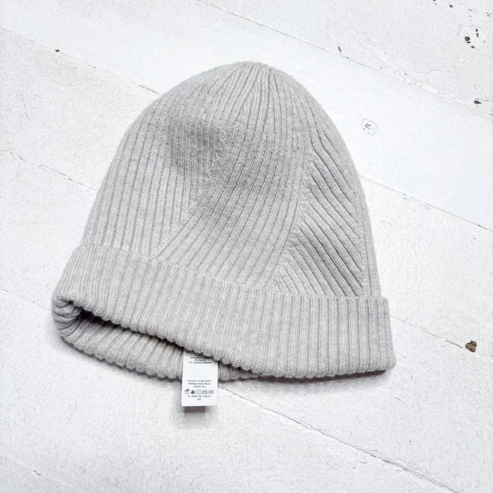Lululemon Ribbed Merino Wool Light Gray Beanie Hat EUC